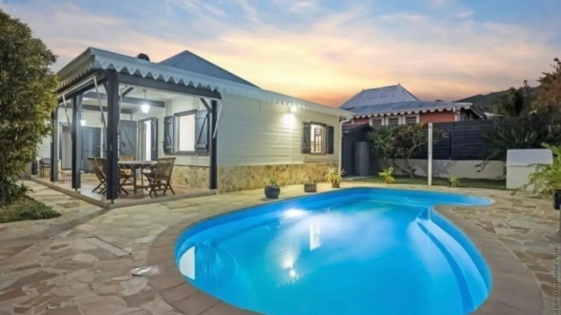 Villa Spacieuse Avec Piscine A Saint-Pierre